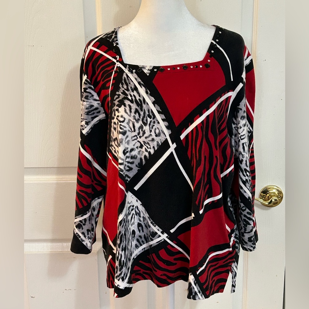 Alfred Dunner red, black, and white top, XL Petite